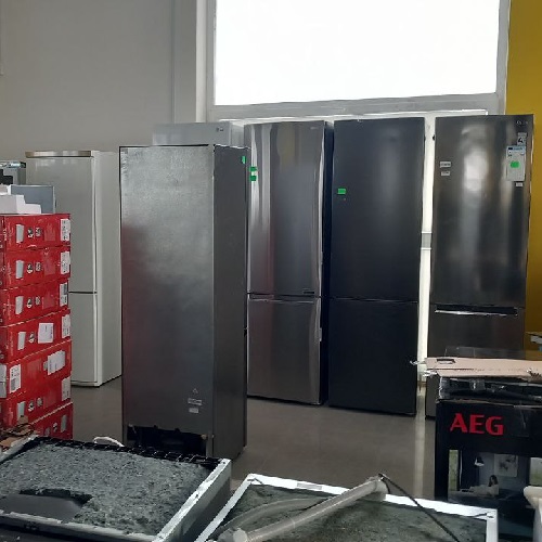 Большой холодильник из Германии в ПМР. Немецкая бытовая техника для кухни в Тирасполе. Магазин бытового оборудования в ПМР